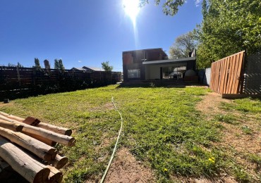 SE ALQUILA, VISTA ALEGRE - Casa planta baja, 2 dormitorios, patio con galeria y parrilla